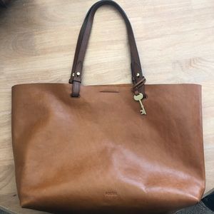 Fossil tote